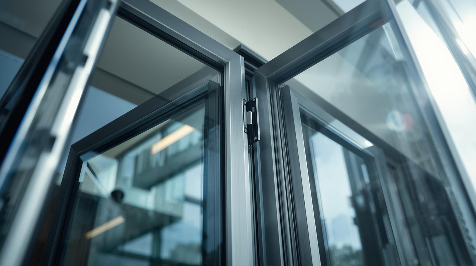 Thermal break folding glass window aluminium with double glazing structure-vigorawindows.com Thermal break folding glass window aluminium with double glazing structure-vigorawindows.com